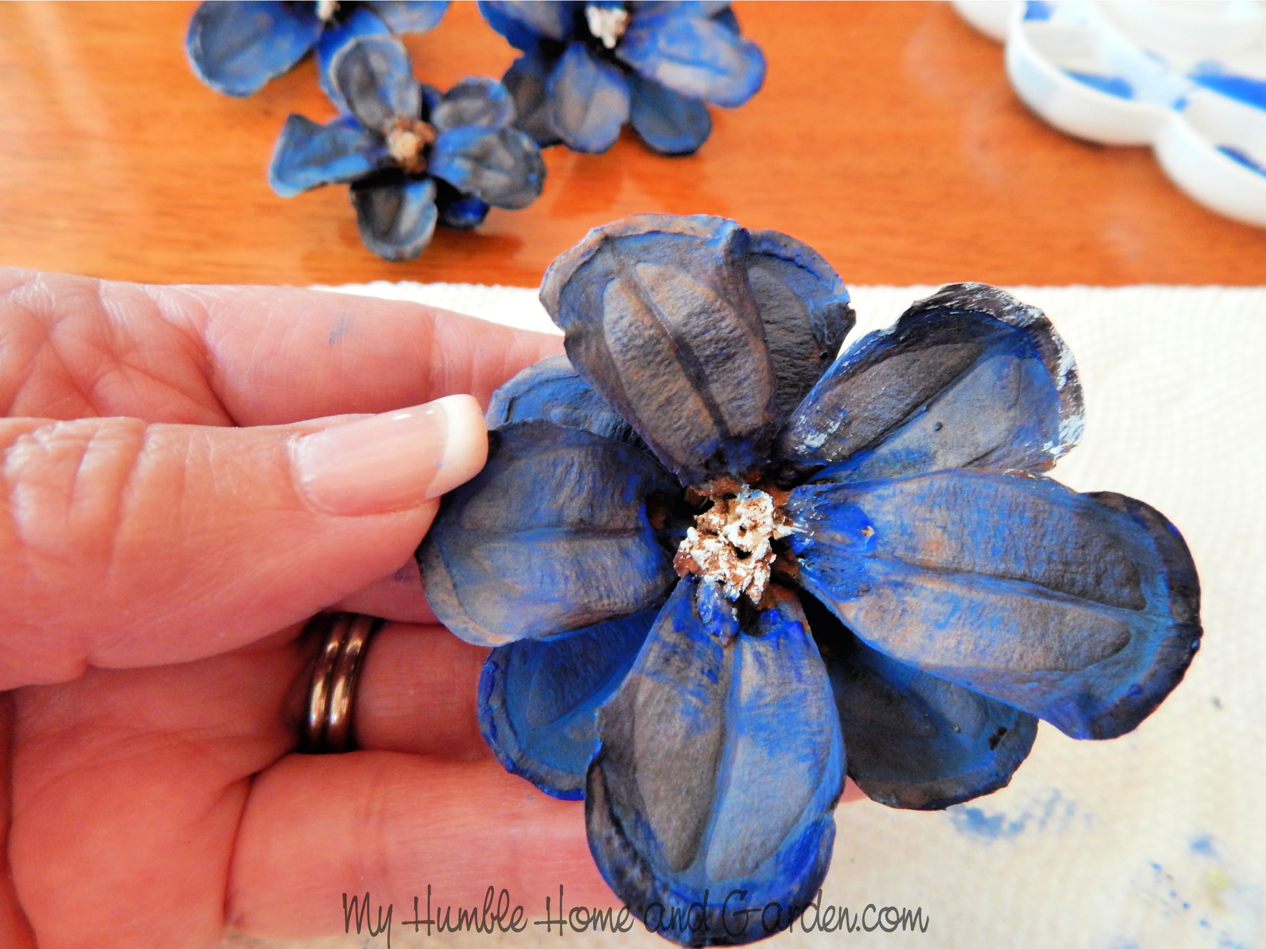 How To Make Pine Cone Flowers Painted