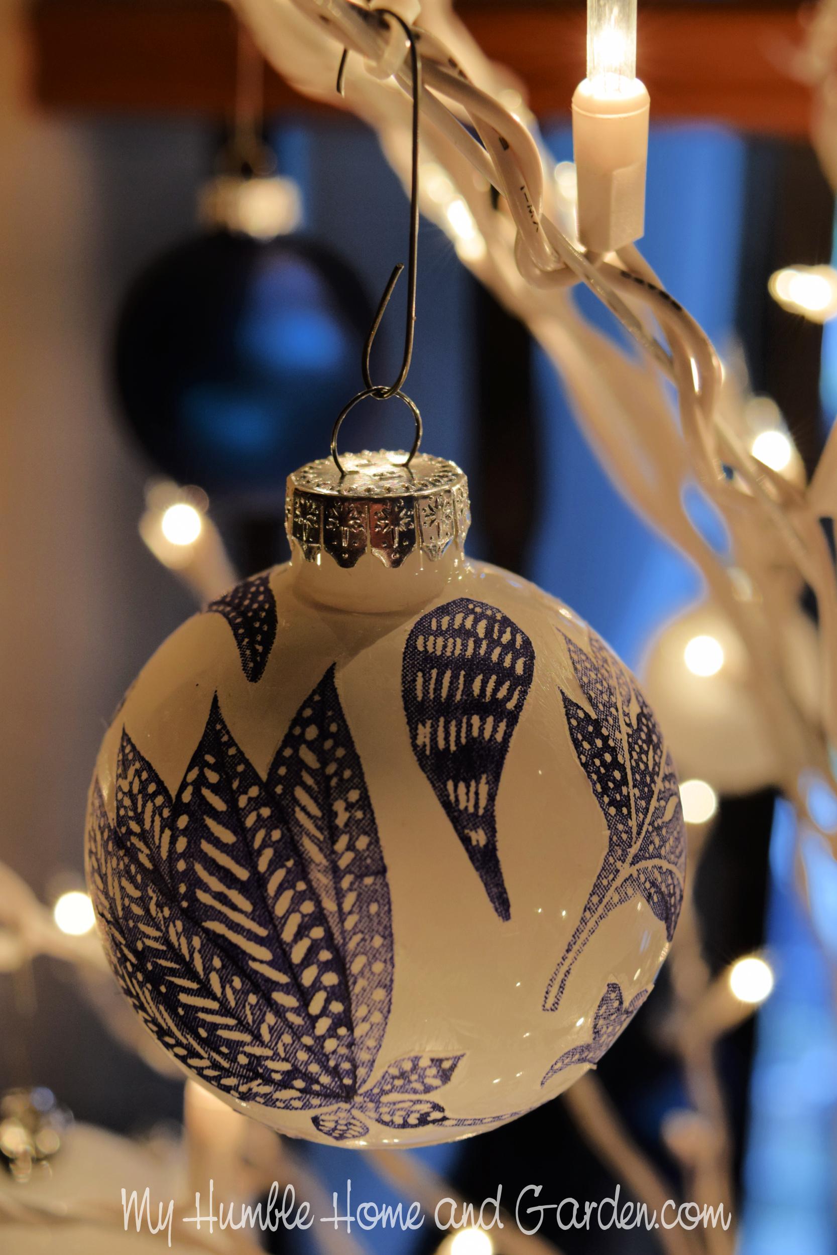 DIY Hand Painted Christmas Ornaments